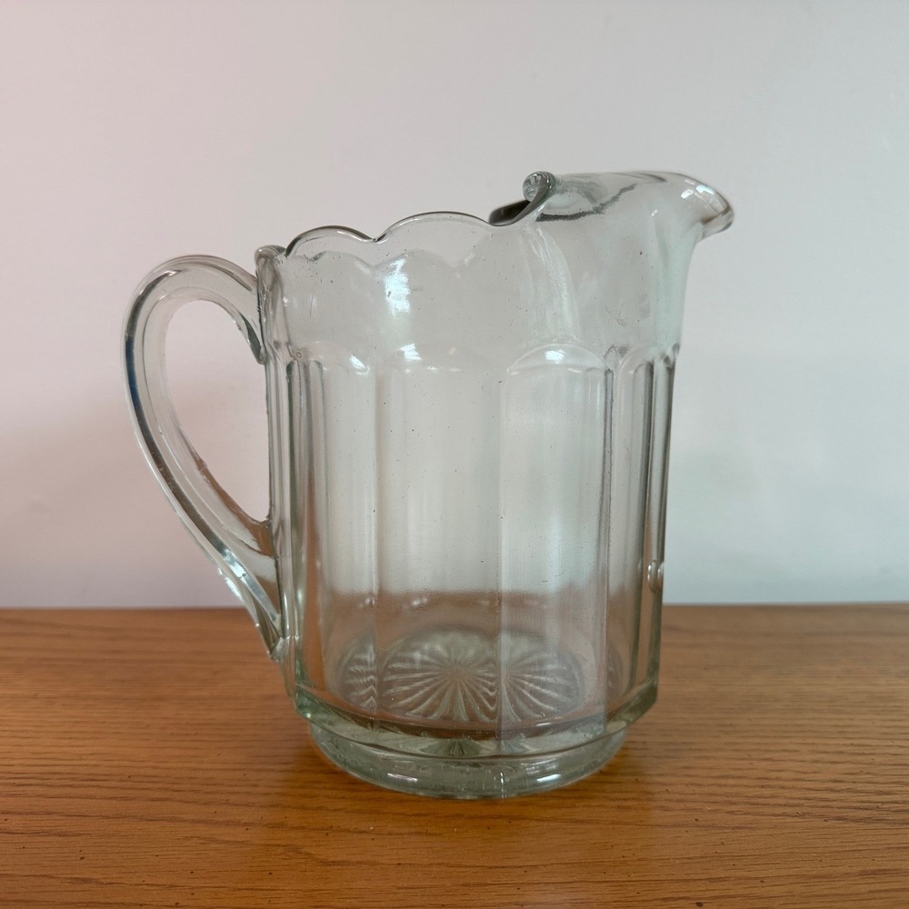 Vintage Clear Glass Ribbed Pitcher Scalloped Edge Water Juice Beverage